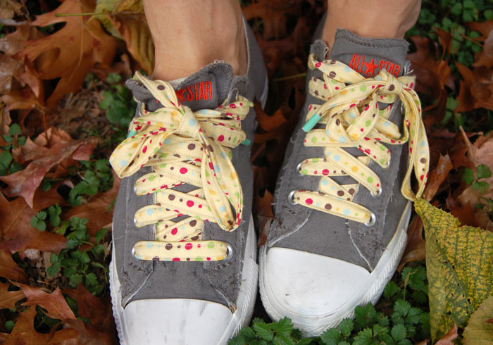 shoelaces say shoelaces